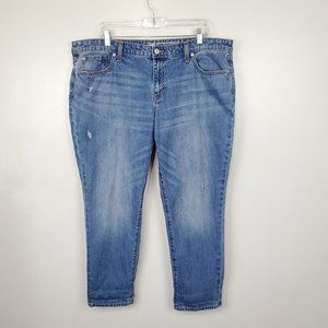 GAP Sexy Boyfriend Fit Medius Wash With Light Distressing Jeans Size 16/33R
